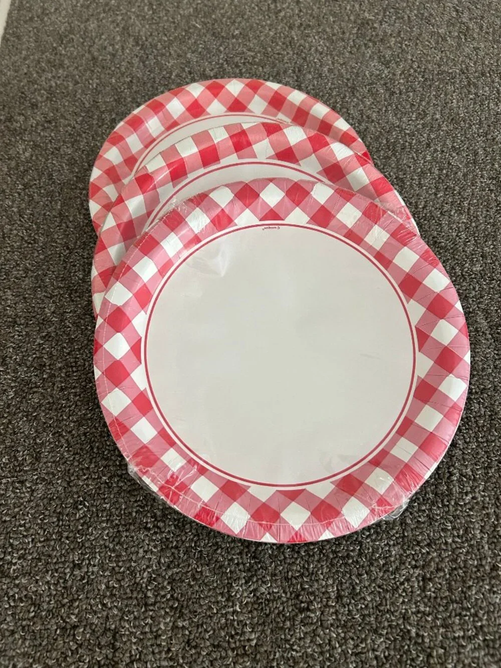 Set/8 Red Checkered Party Supplies